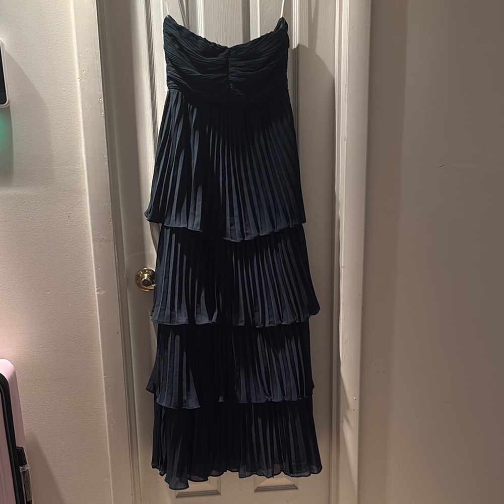 Lulu’s Strapless Dark Green Layered Dress